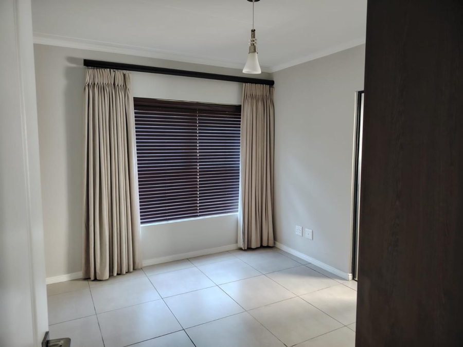 To Let 3 Bedroom Property for Rent in De Velde Western Cape